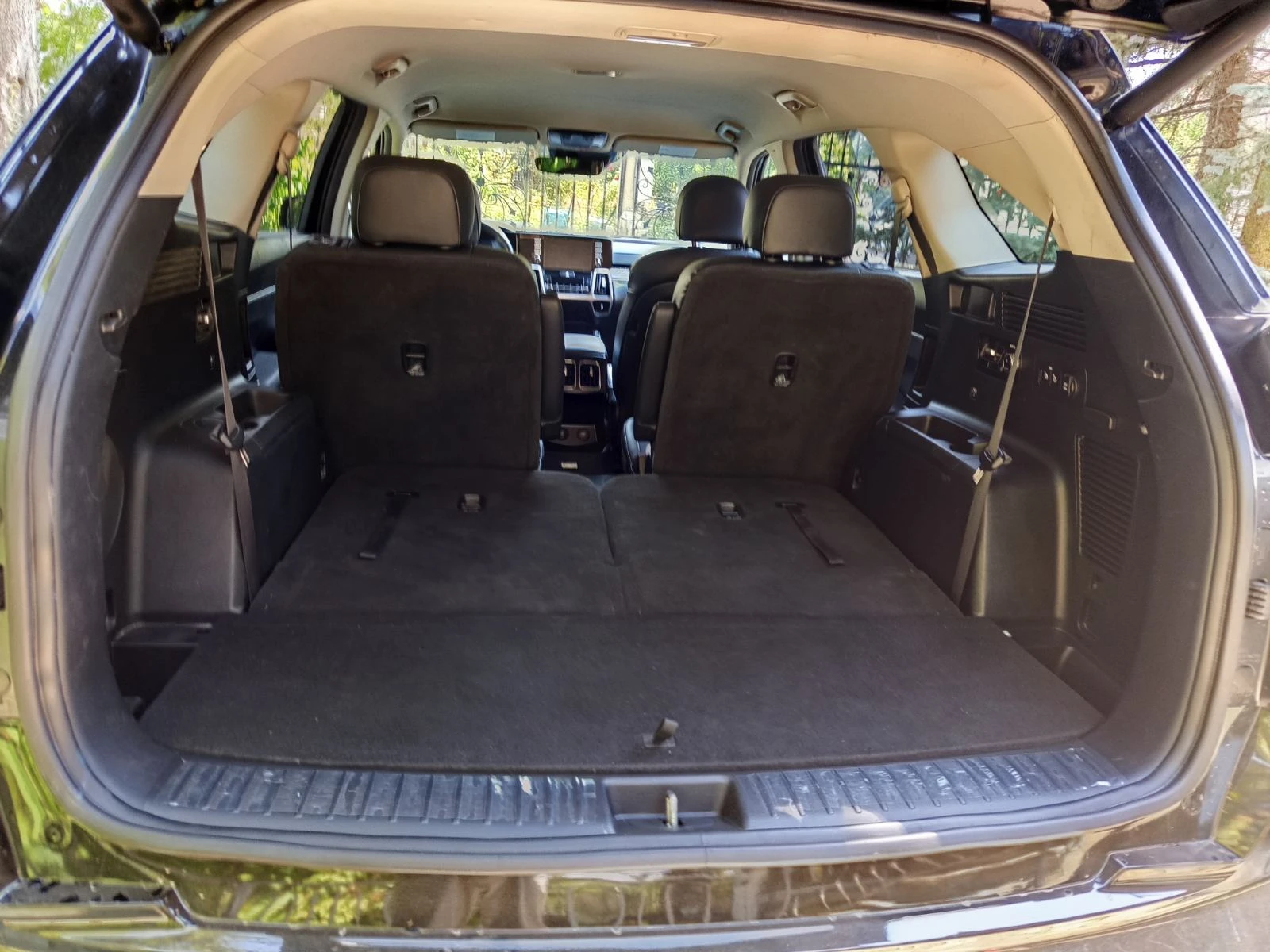 Kia Sorento PHEV 1.6T+ Batt. 13.8 KwH, снимка 11 - Автомобили и джипове - 55686999