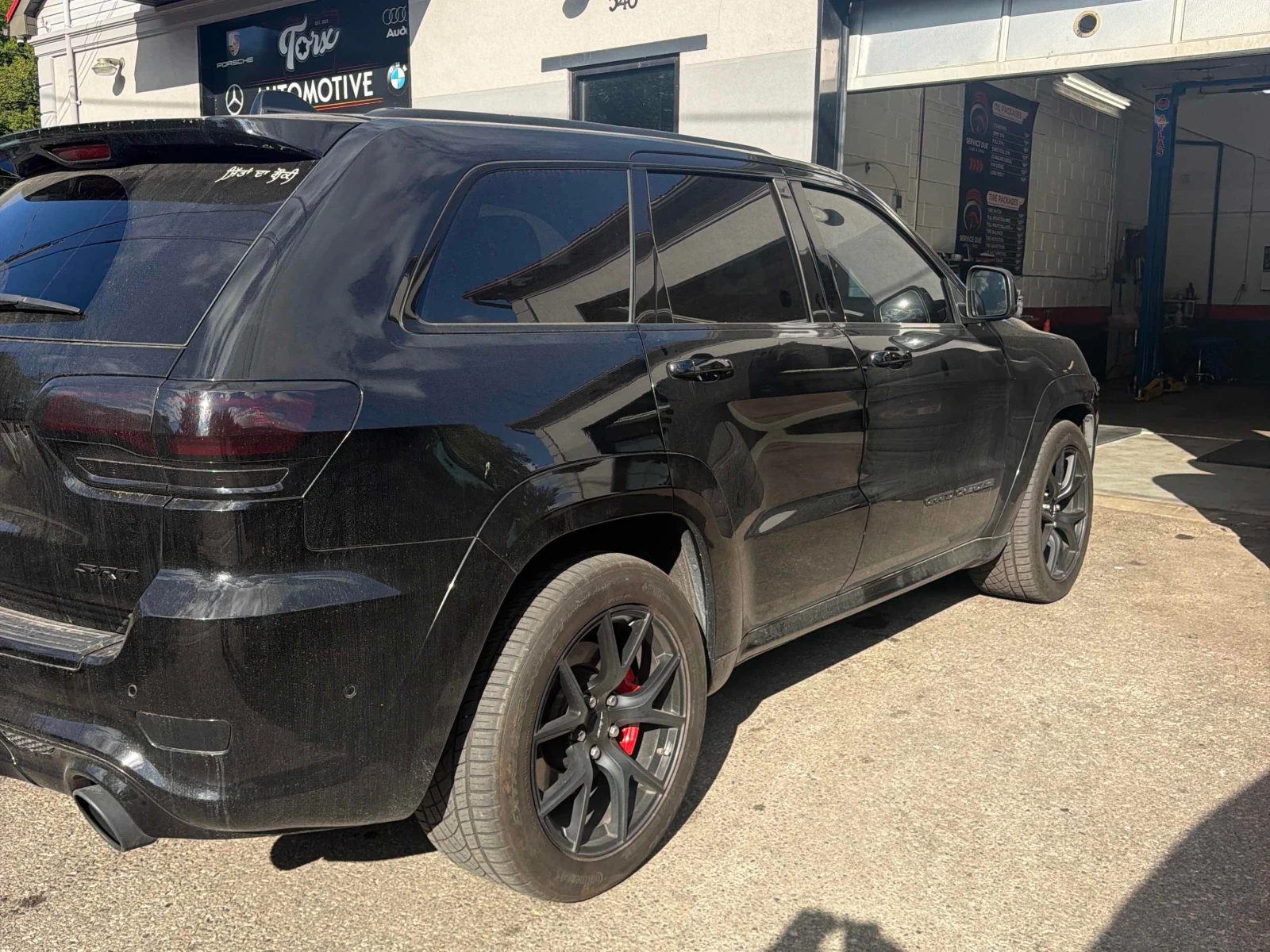 Jeep Grand cherokee * SRT * CARFAX * ОПЦИЯ ЗА ФИНАНСИРАНЕ , снимка 3 - Автомобили и джипове - 56080129