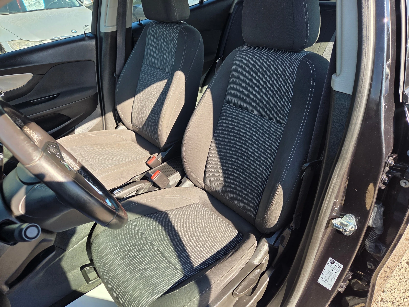 Opel Mokka 1.6 I/EURO 6B/TOP, снимка 14 - Автомобили и джипове - 56326338
