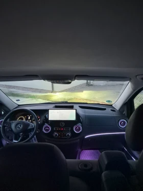 Mercedes-Benz V 220, снимка 6
