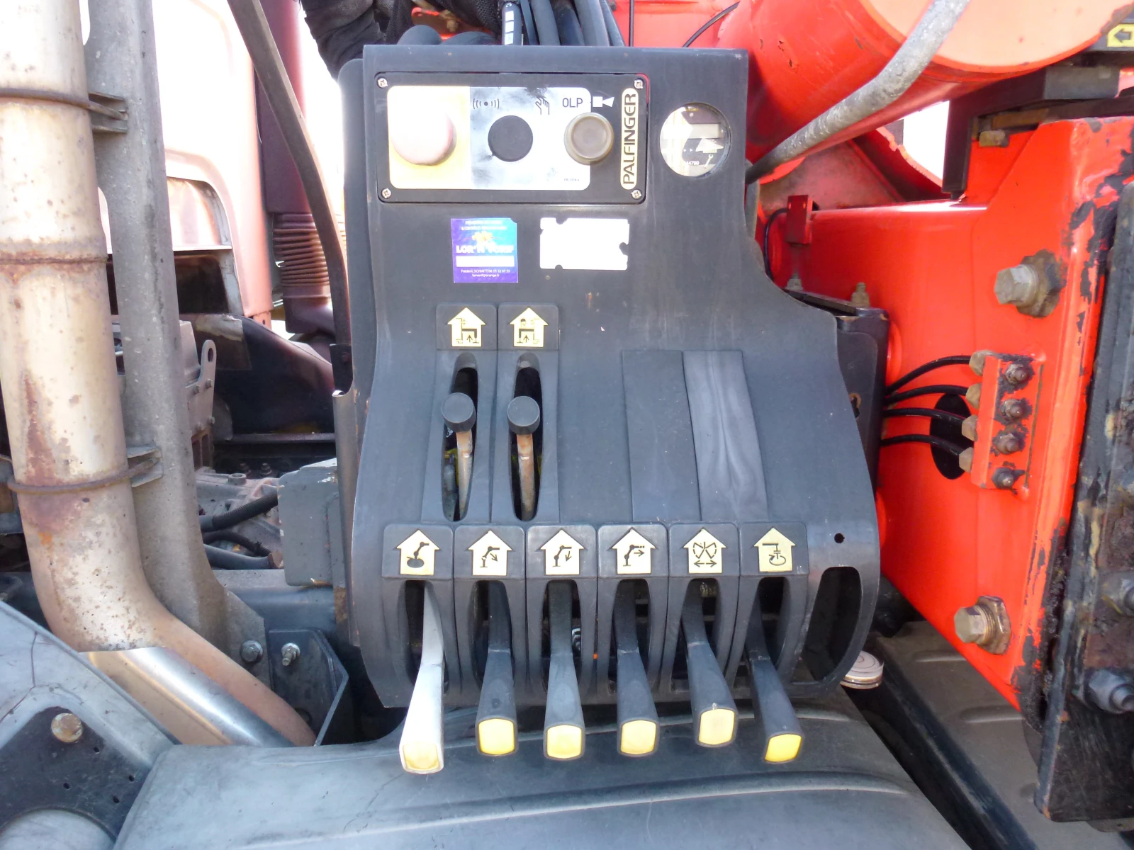 Renault Premium 6.7 тонен кран, снимка 7 - Камиони - 53738467