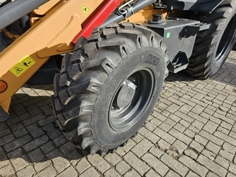 Багер Case 570 SV, снимка 12 - Индустриална техника - 51691229