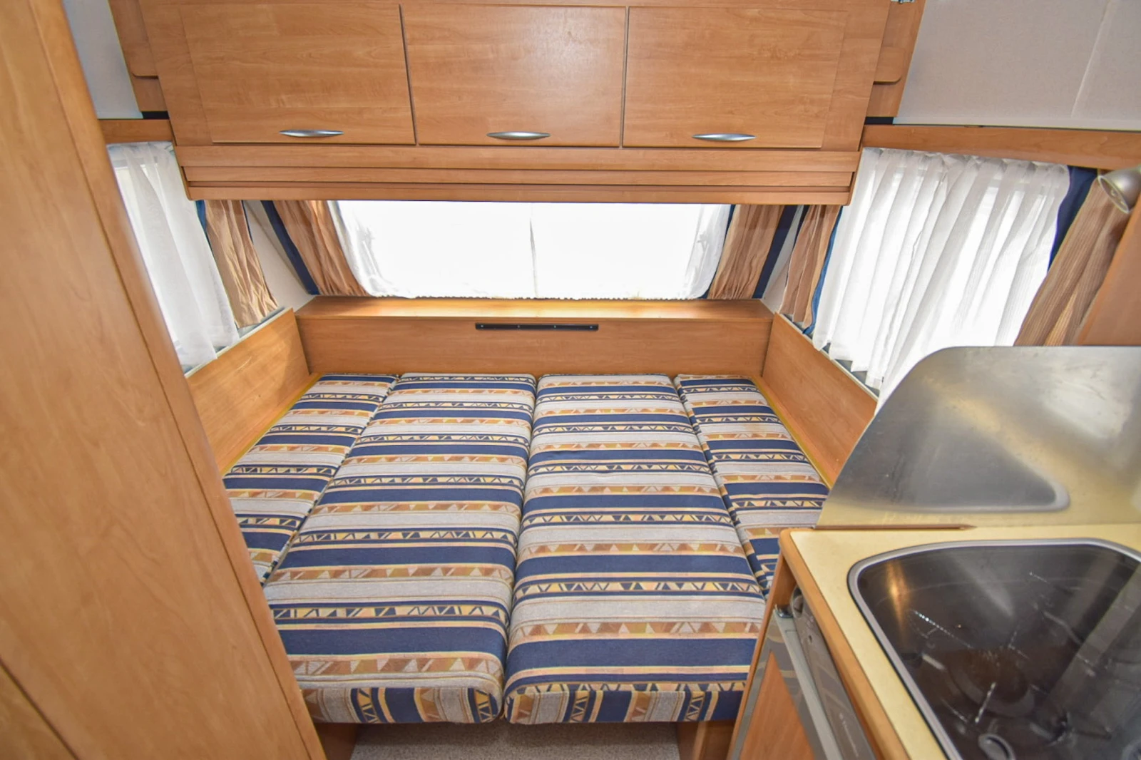 Каравана Eifelland Holiday 450/форселт - изображение 7
