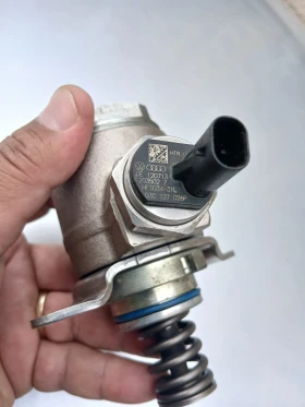 Продават се 4 инжектора , 4 бобини и помпа за високо налягане... Свалени са по погрешка от Тигуан 1, снимка 2