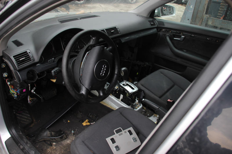 Audi A4 2.0i  АВТОМАТ   САМО НА ЧАСТИ  , снимка 7 - Автомобили и джипове - 46033184