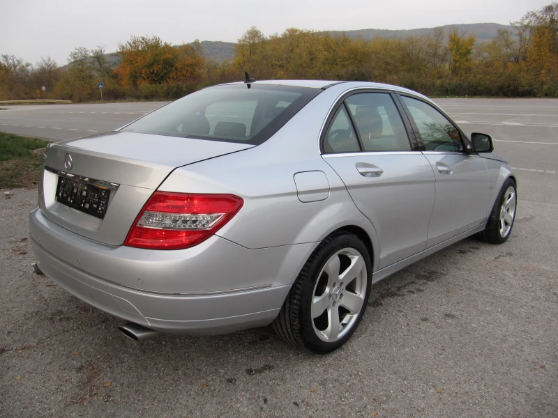 Mercedes-Benz C 230 2.5i v6 AVANTGARDE, снимка 8 - Автомобили и джипове - 47767102