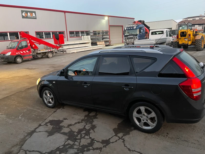 Kia Ceed, снимка 4 - Автомобили и джипове - 48732020