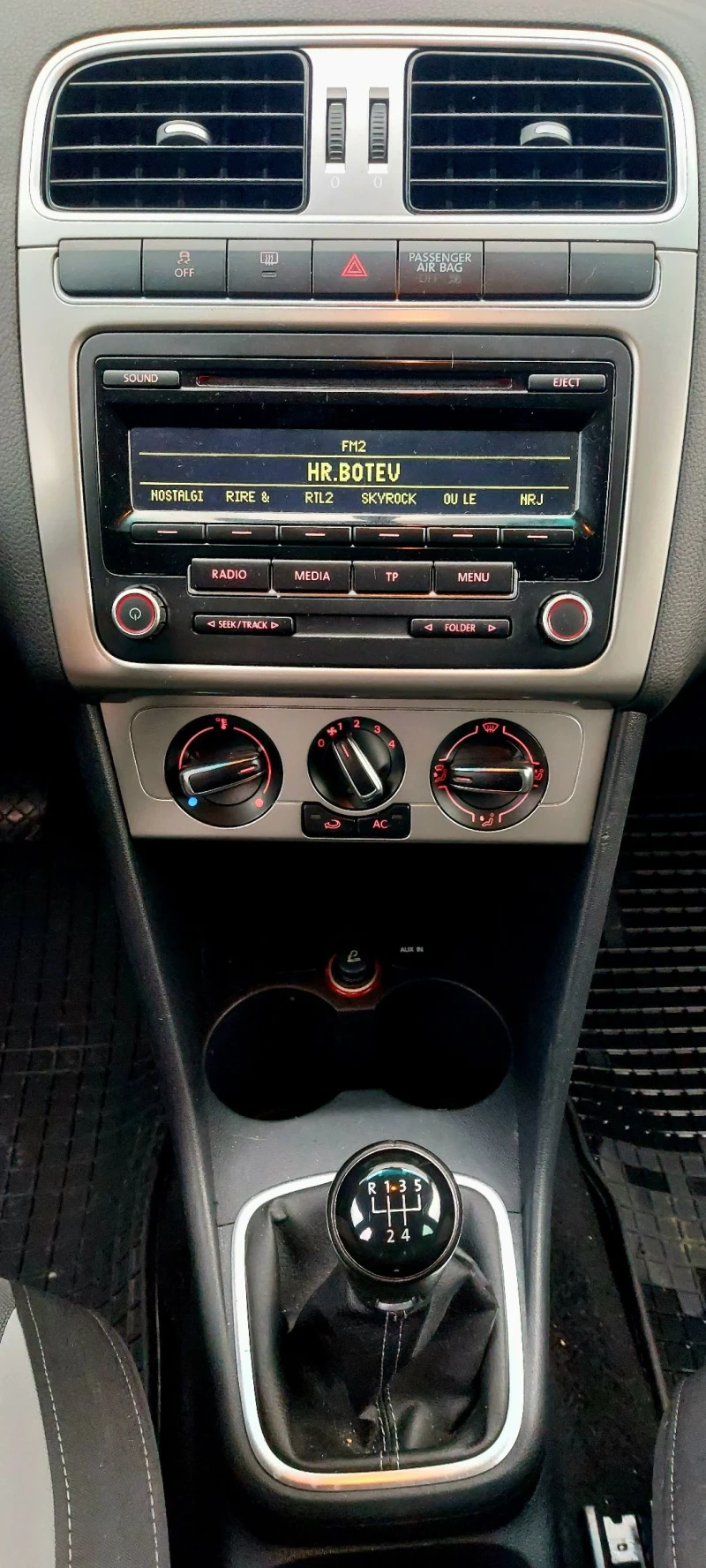 VW Polo LIFE FACELIFT 1.6TDI 90к.с., снимка 13 - Автомобили и джипове - 53418618