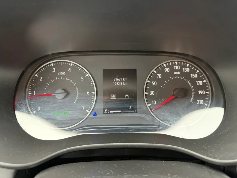 Dacia Sandero 1.0TCe/91к.с /Газ/Бензин/Extreme, снимка 17 - Автомобили и джипове - 53468851