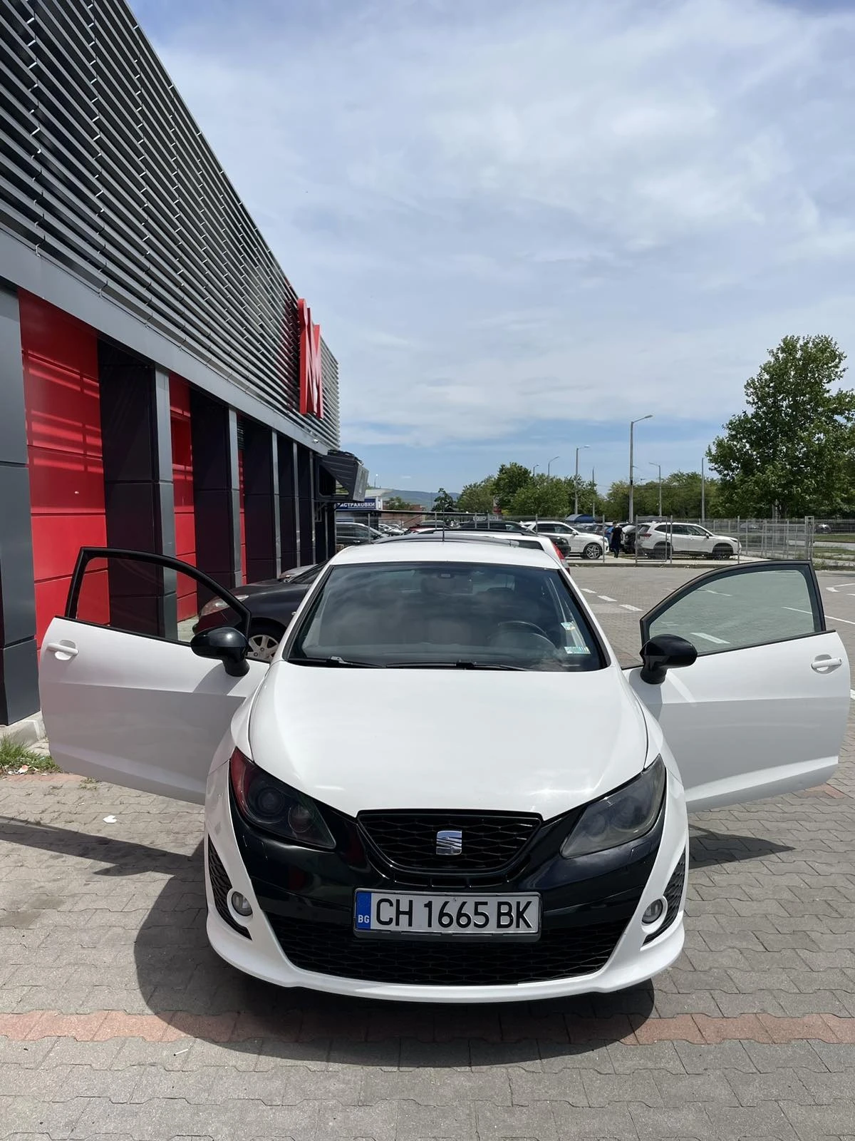 Seat Ibiza Cupra-BOCANEGRA - изображение 2