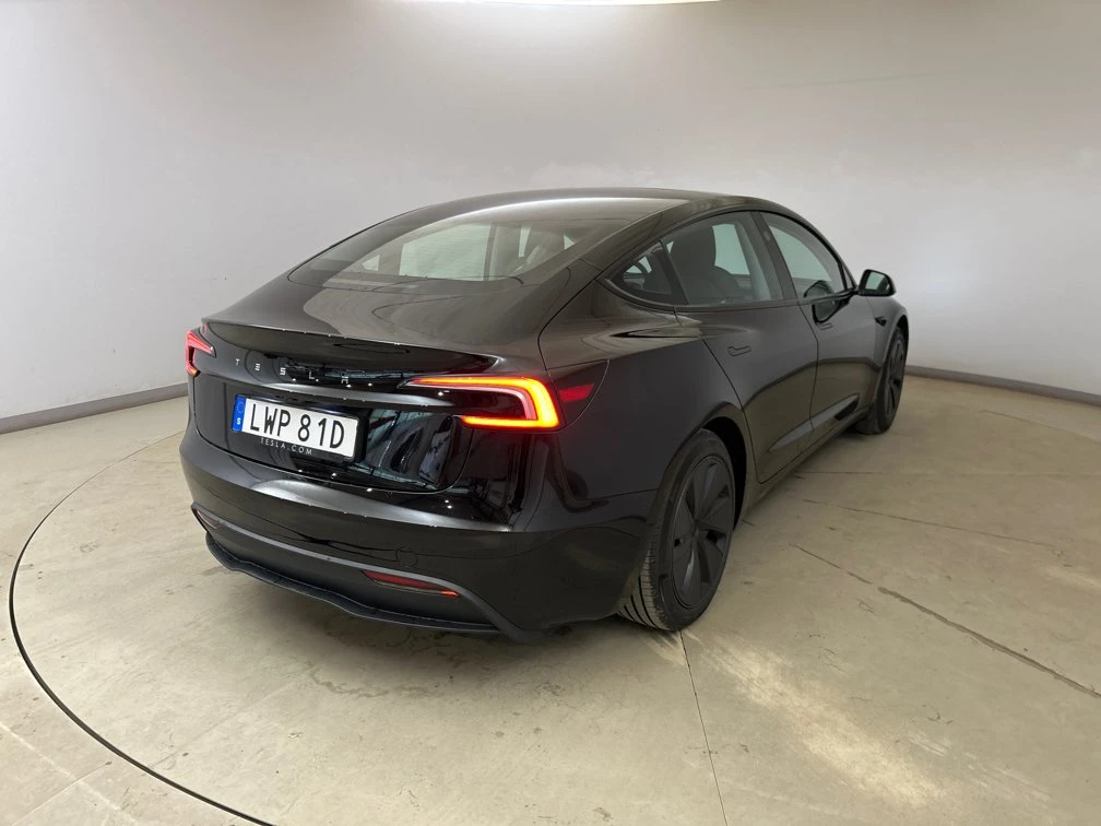 Tesla Model 3 2024 Highland Standart Range LFP батерия - изображение 2