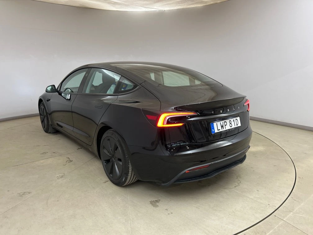 Tesla Model 3 2024 Highland Standart Range LFP батерия - изображение 3