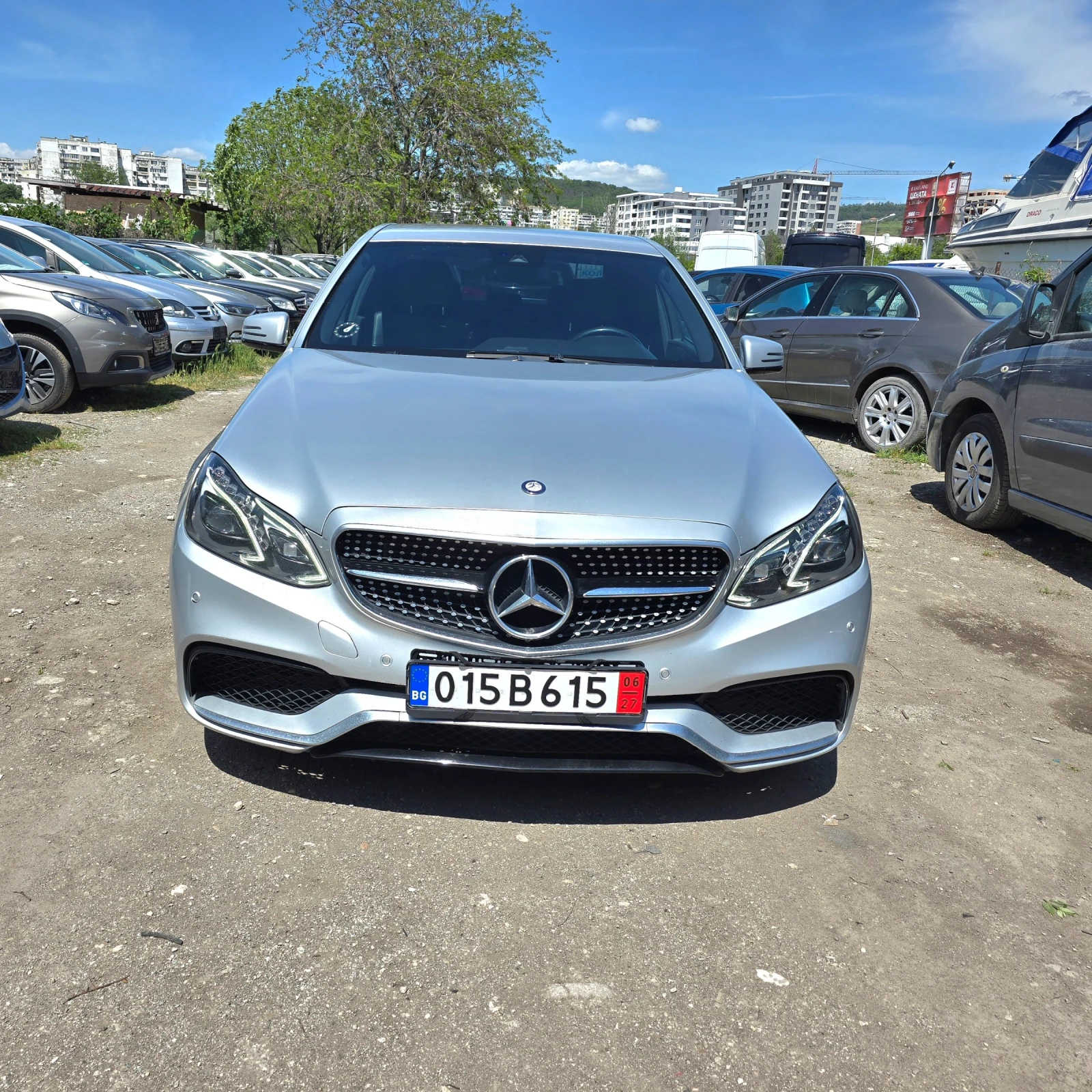 Mercedes-Benz E 220 КАТО НОВ* AMG-PACK* 170k.c* Led - изображение 3