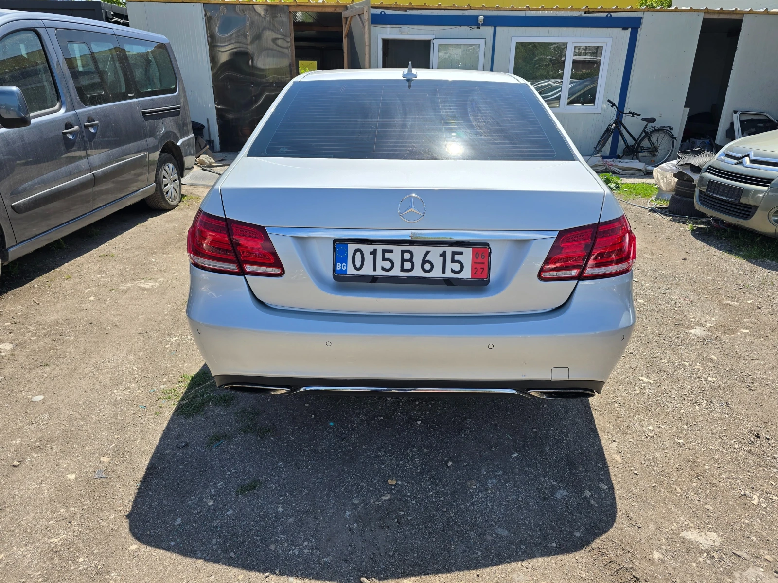 Mercedes-Benz E 220 КАТО НОВ* AMG-PACK* 170k.c* Led - изображение 6