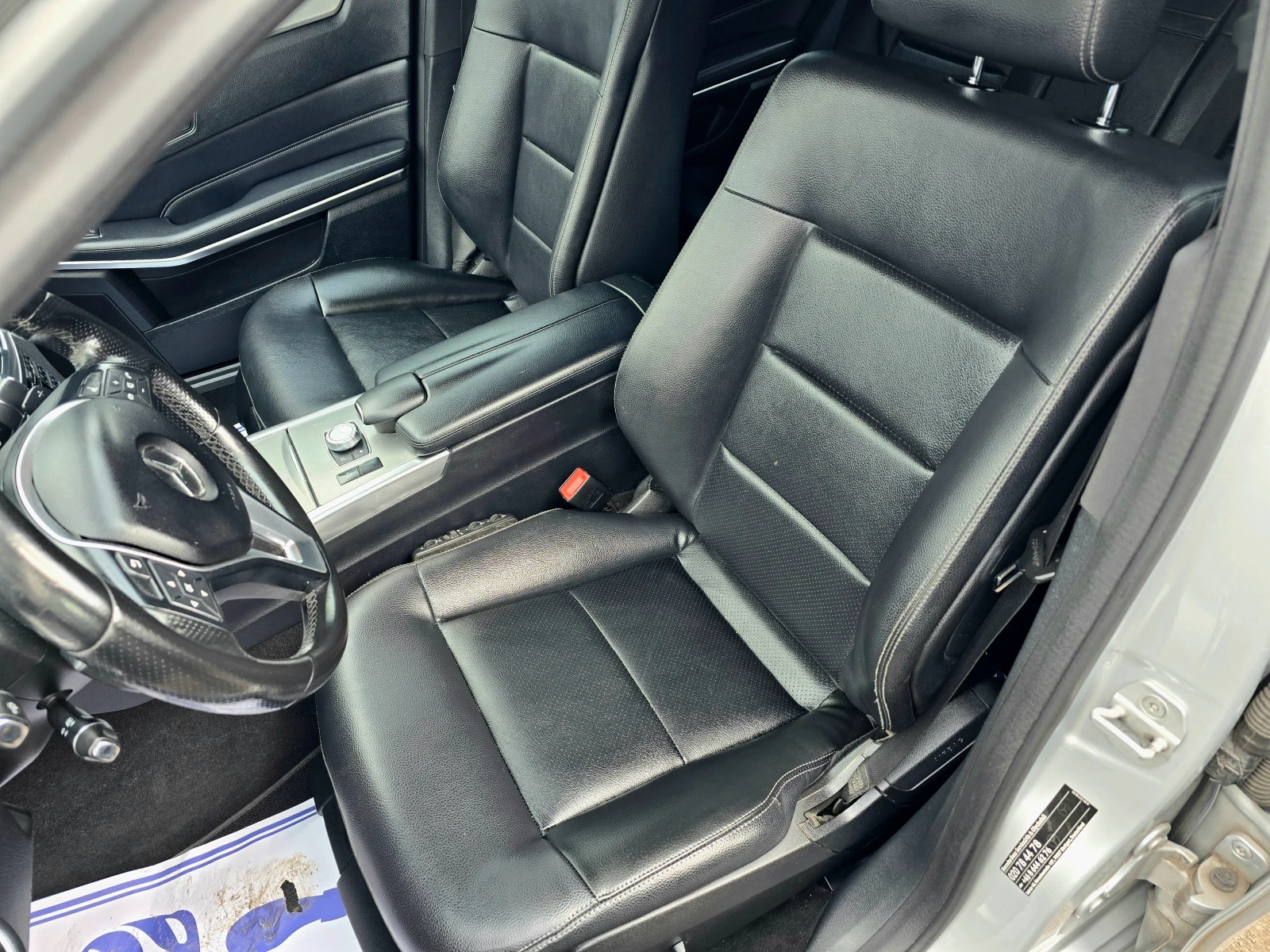 Mercedes-Benz E 220 КАТО НОВ* AMG-PACK* 170k.c* Led - изображение 10