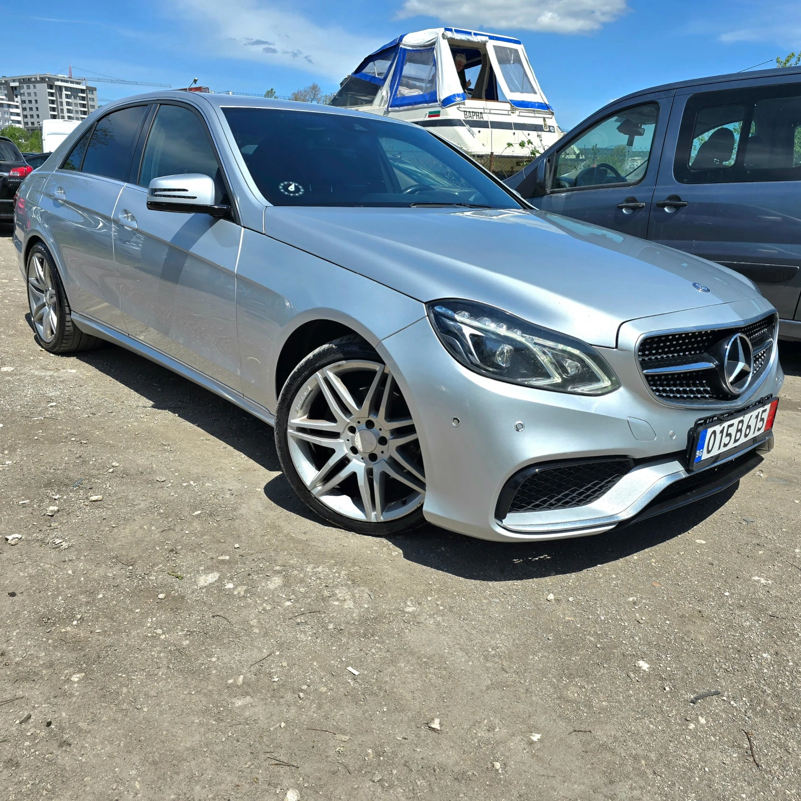 Mercedes-Benz E 220 КАТО НОВ* AMG-PACK* 170k.c* Led - изображение 4