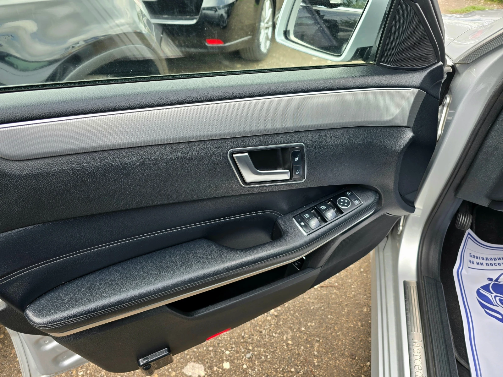 Mercedes-Benz E 220 КАТО НОВ* AMG-PACK* 170k.c* Led - изображение 8