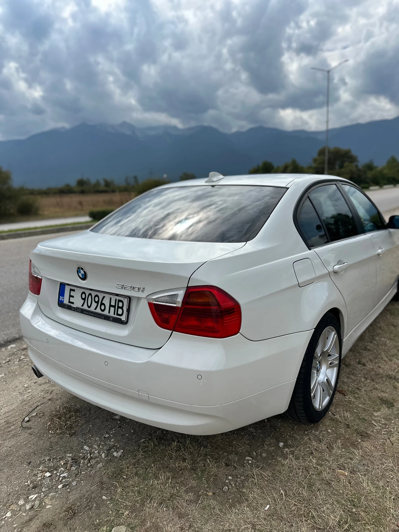 BMW 320 320i - изображение 6