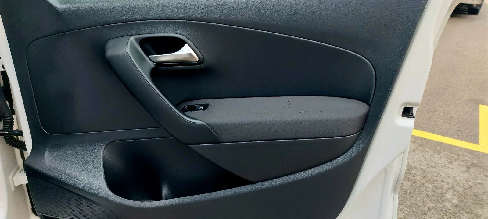 VW Polo LIFE FACELIFT 1.6TDI 90к.с. - изображение 10