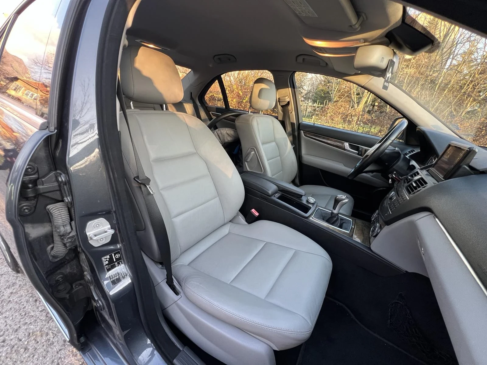 Mercedes-Benz C 220 2.2, CDI, снимка 9 - Автомобили и джипове - 53930176