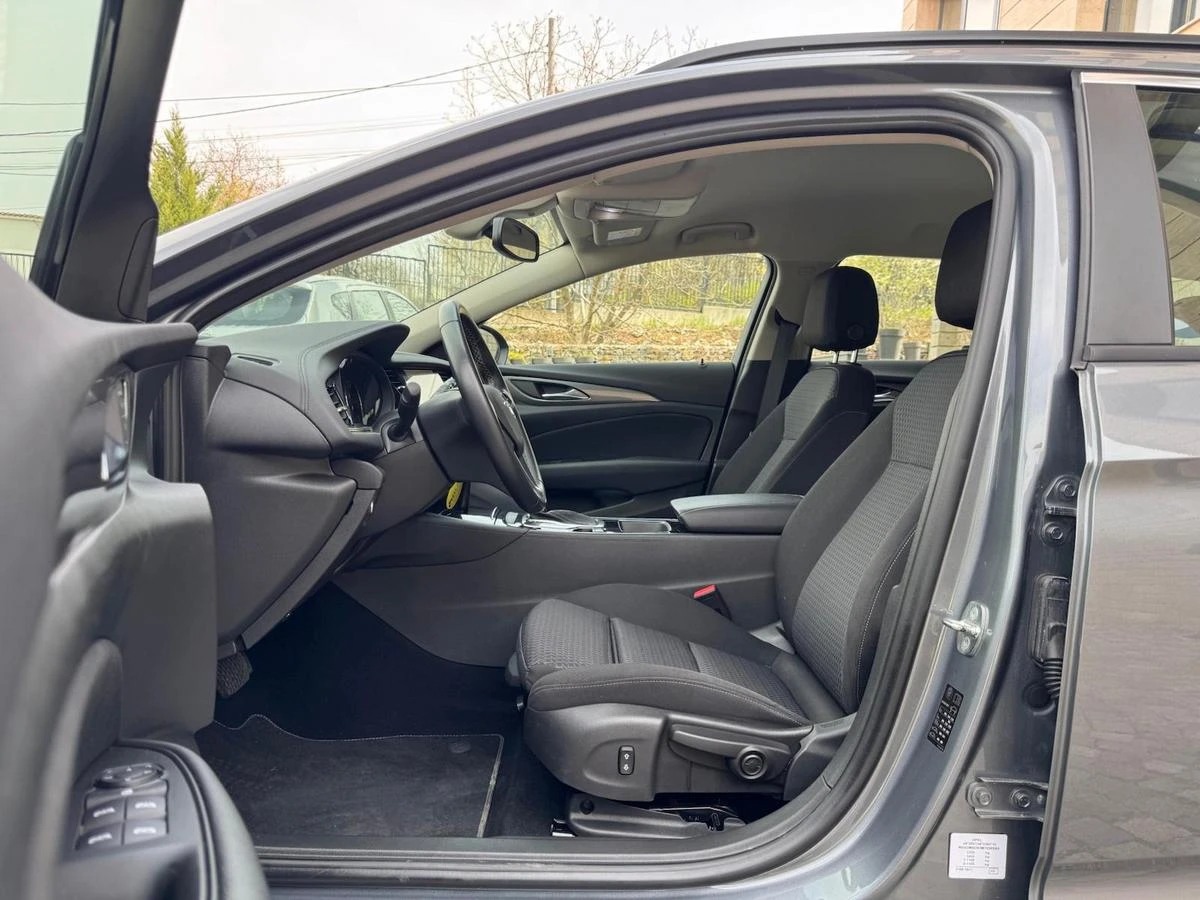 Opel Insignia 1.5 D Facelift Automatic Sport Tourer Business, снимка 7 - Автомобили и джипове - 54196522