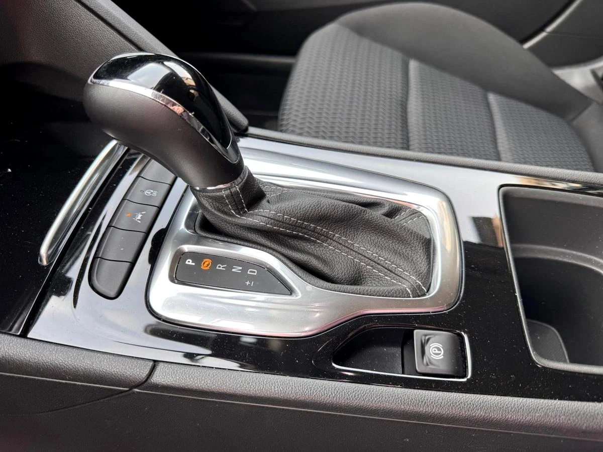 Opel Insignia 1.5 D Facelift Automatic Sport Tourer Business, снимка 14 - Автомобили и джипове - 54196522