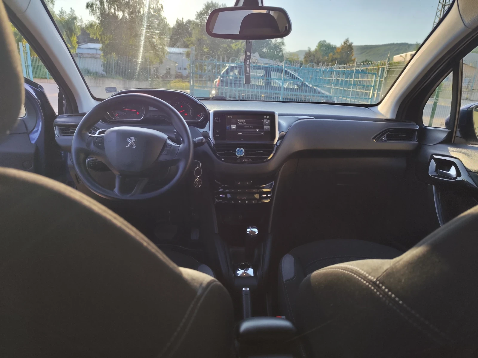 Peugeot 208, снимка 11 - Автомобили и джипове - 54244751