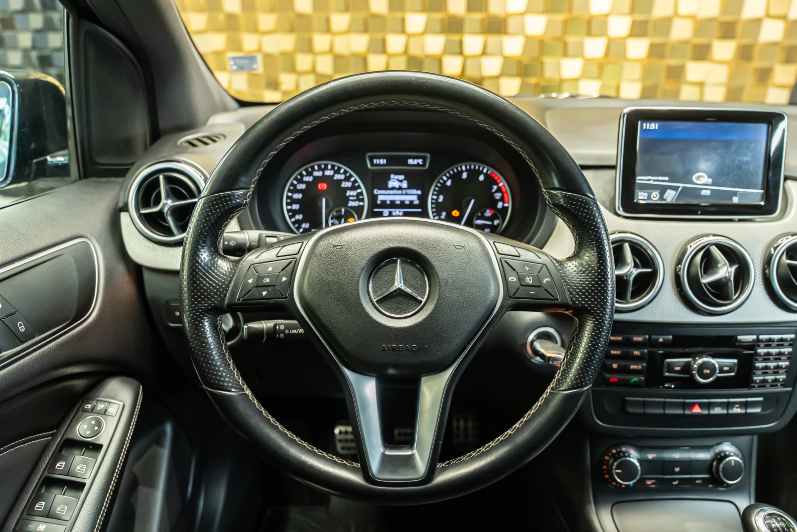 Mercedes-Benz B 200, снимка 13 - Автомобили и джипове - 54412407