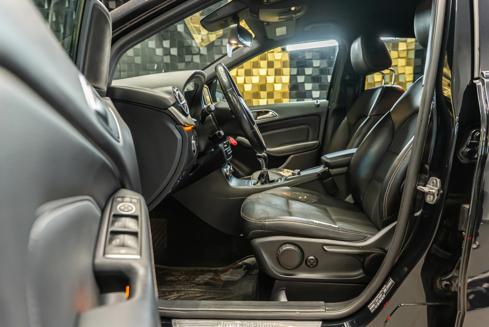 Mercedes-Benz B 200, снимка 9 - Автомобили и джипове - 54412407