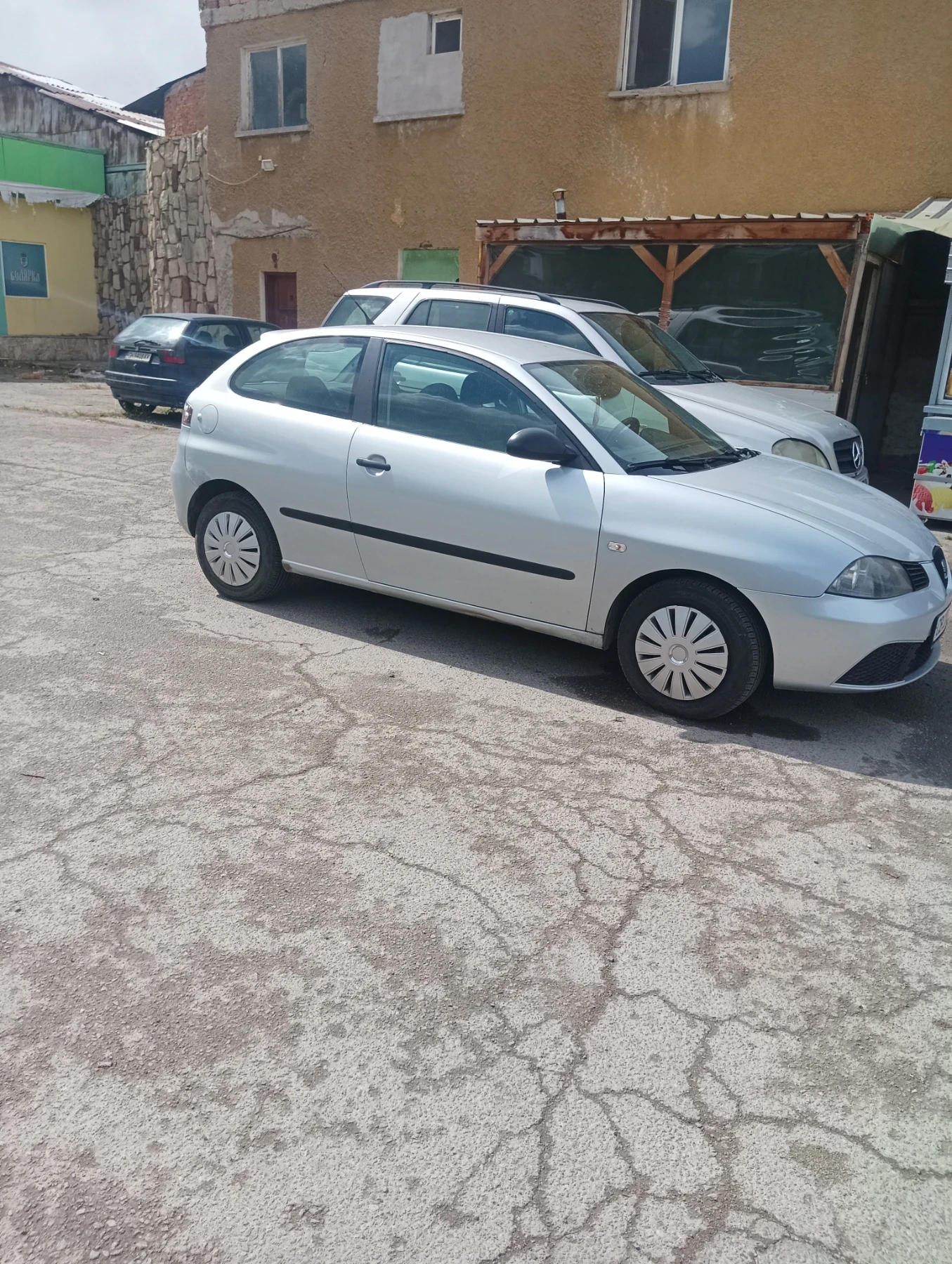Seat Ibiza, снимка 4 - Автомобили и джипове - 54525945