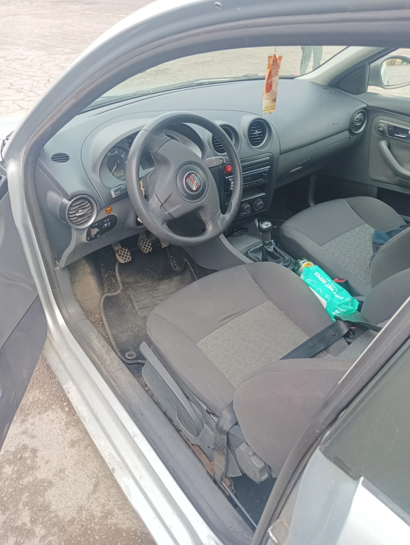 Seat Ibiza, снимка 2 - Автомобили и джипове - 54525945