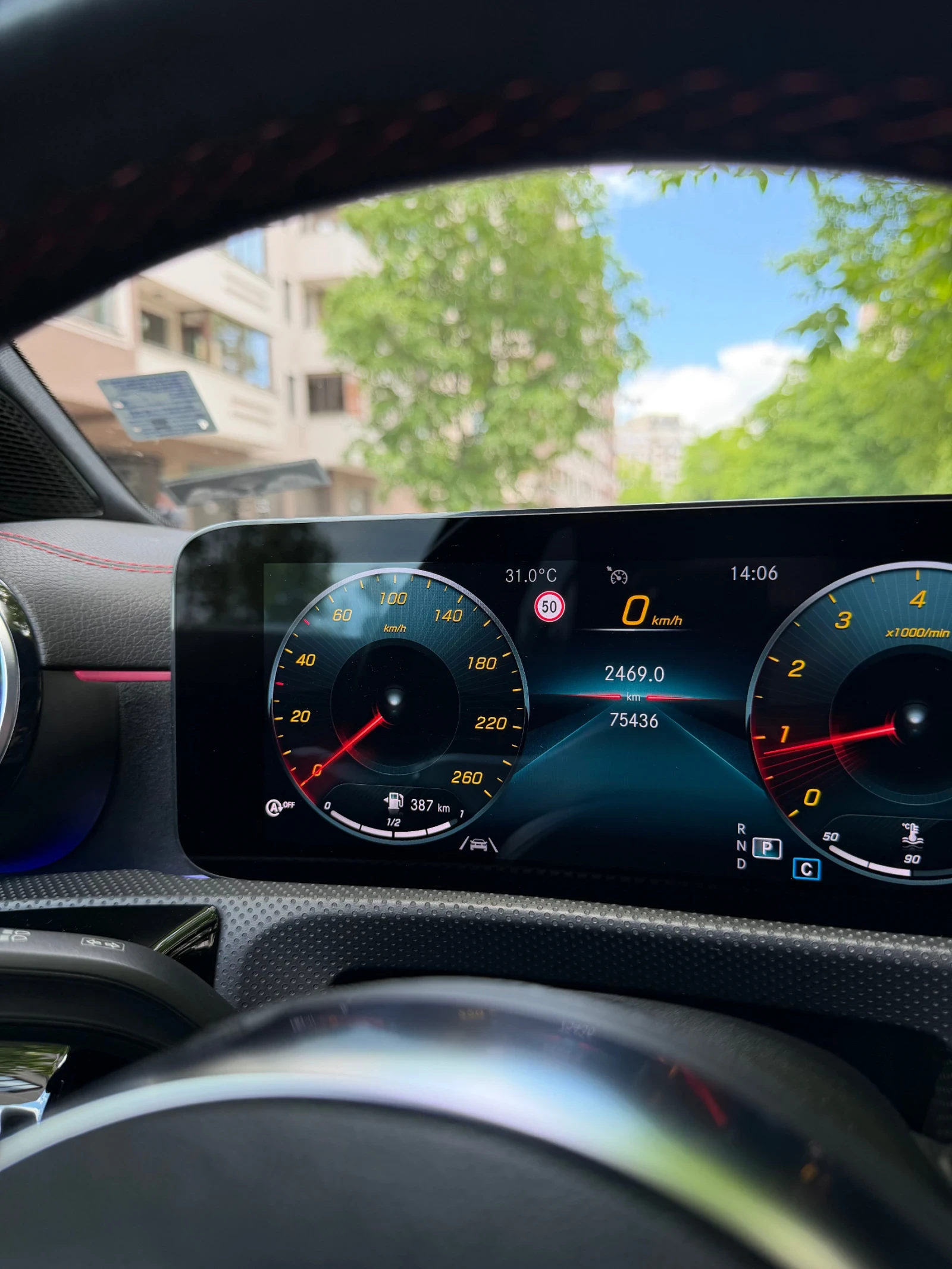 Mercedes-Benz CLA 200 AMG* KAMERA* AMBIENT* DISTR* CAR PLAY* NIGHT* , снимка 9 - Автомобили и джипове - 54566054