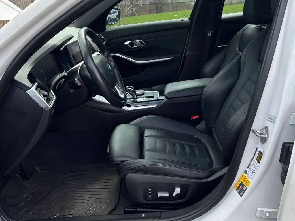BMW 330 xDrive Hybrid Plug-in AWD, снимка 3 - Автомобили и джипове - 55266753