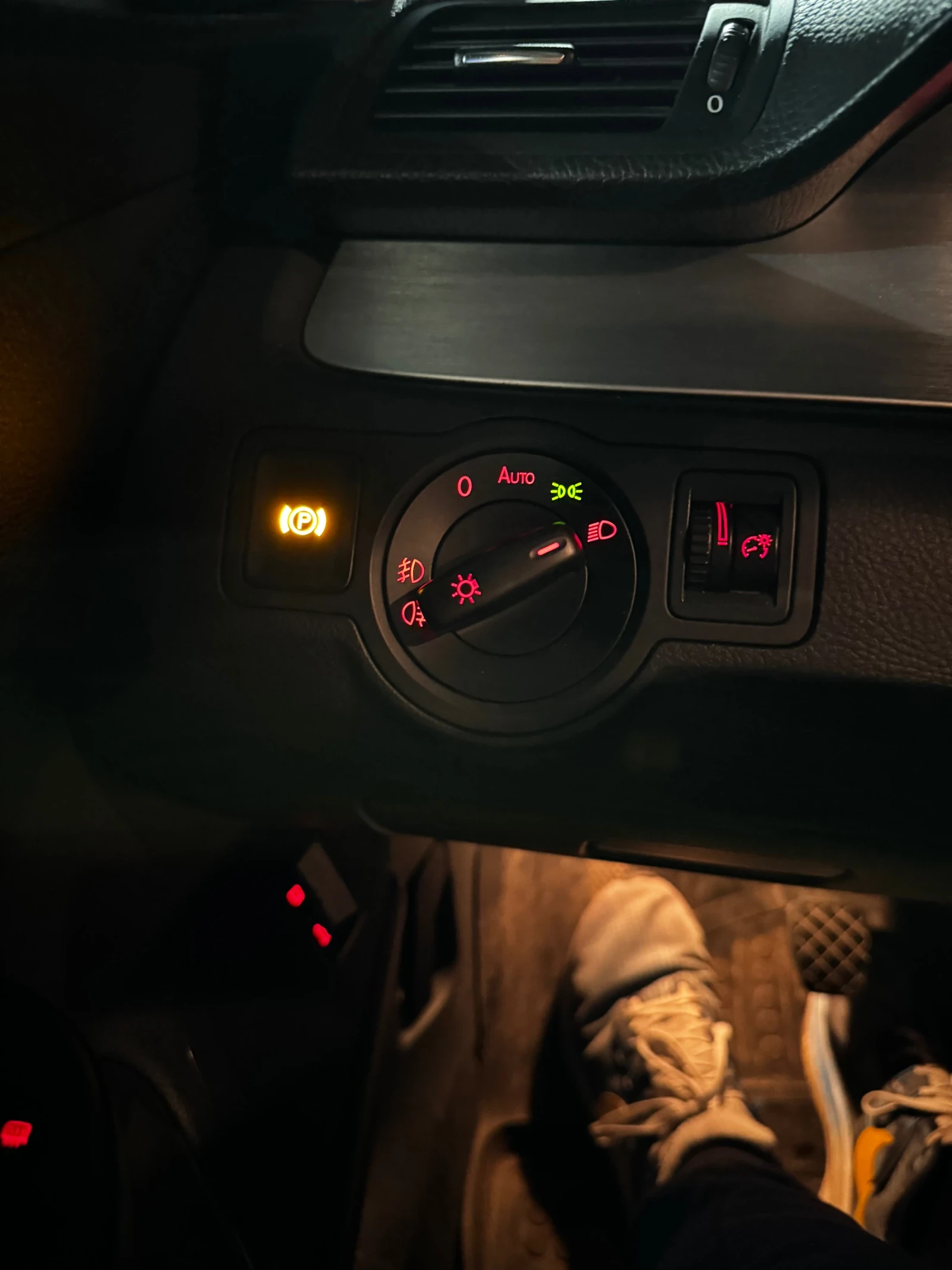 VW Passat, снимка 13 - Автомобили и джипове - 55269168