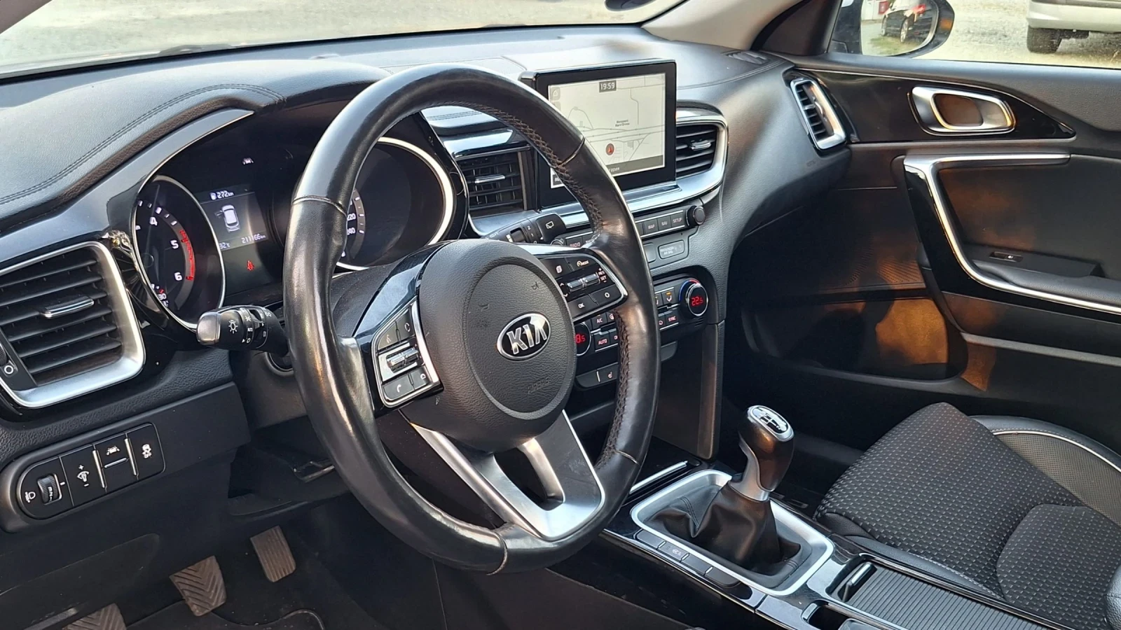 Kia Ceed 1.6-136кс.ВСИЧКИ ЕКСТРИ, снимка 12 - Автомобили и джипове - 55580220