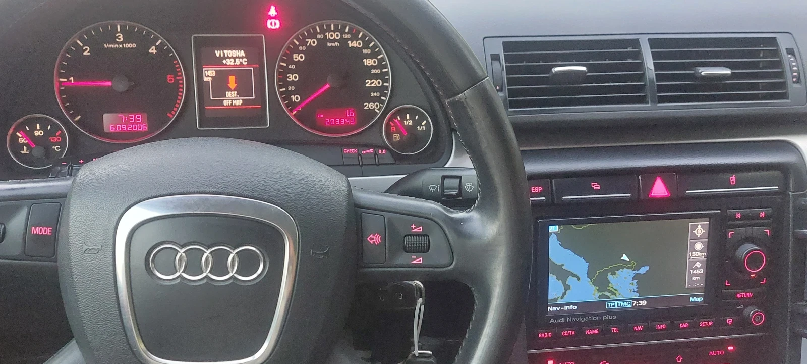 Audi A4 1.9TDI 116 NAVI XENON, снимка 14 - Автомобили и джипове - 55683277