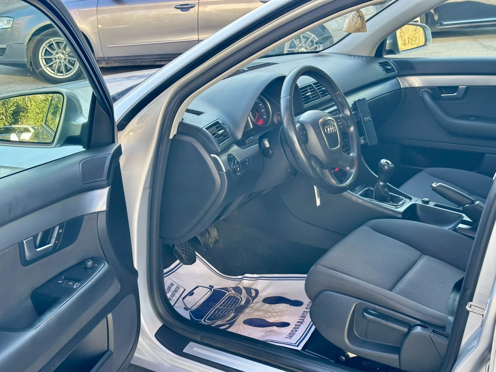 Audi A4 1.9TDI 116 NAVI XENON, снимка 9 - Автомобили и джипове - 55683277