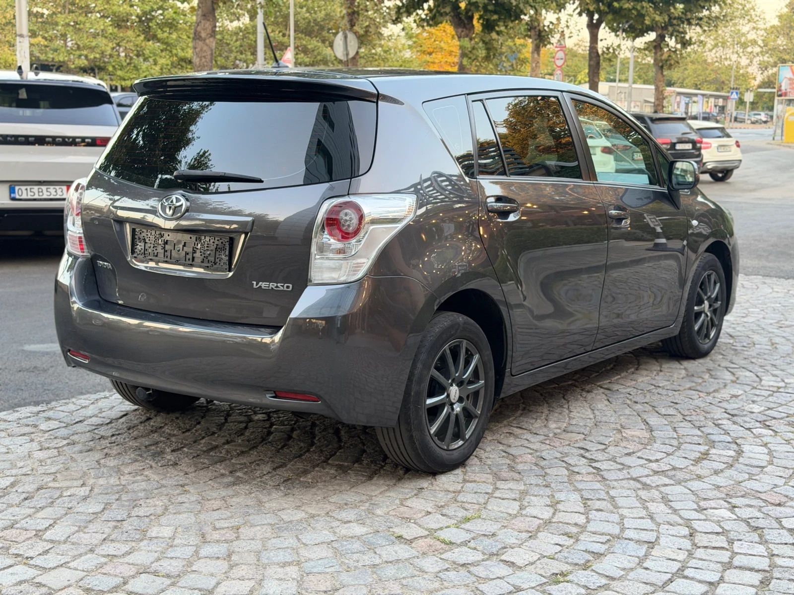 Toyota Verso 2.0 D-4D 126hp 7месна, снимка 7 - Автомобили и джипове - 55773124