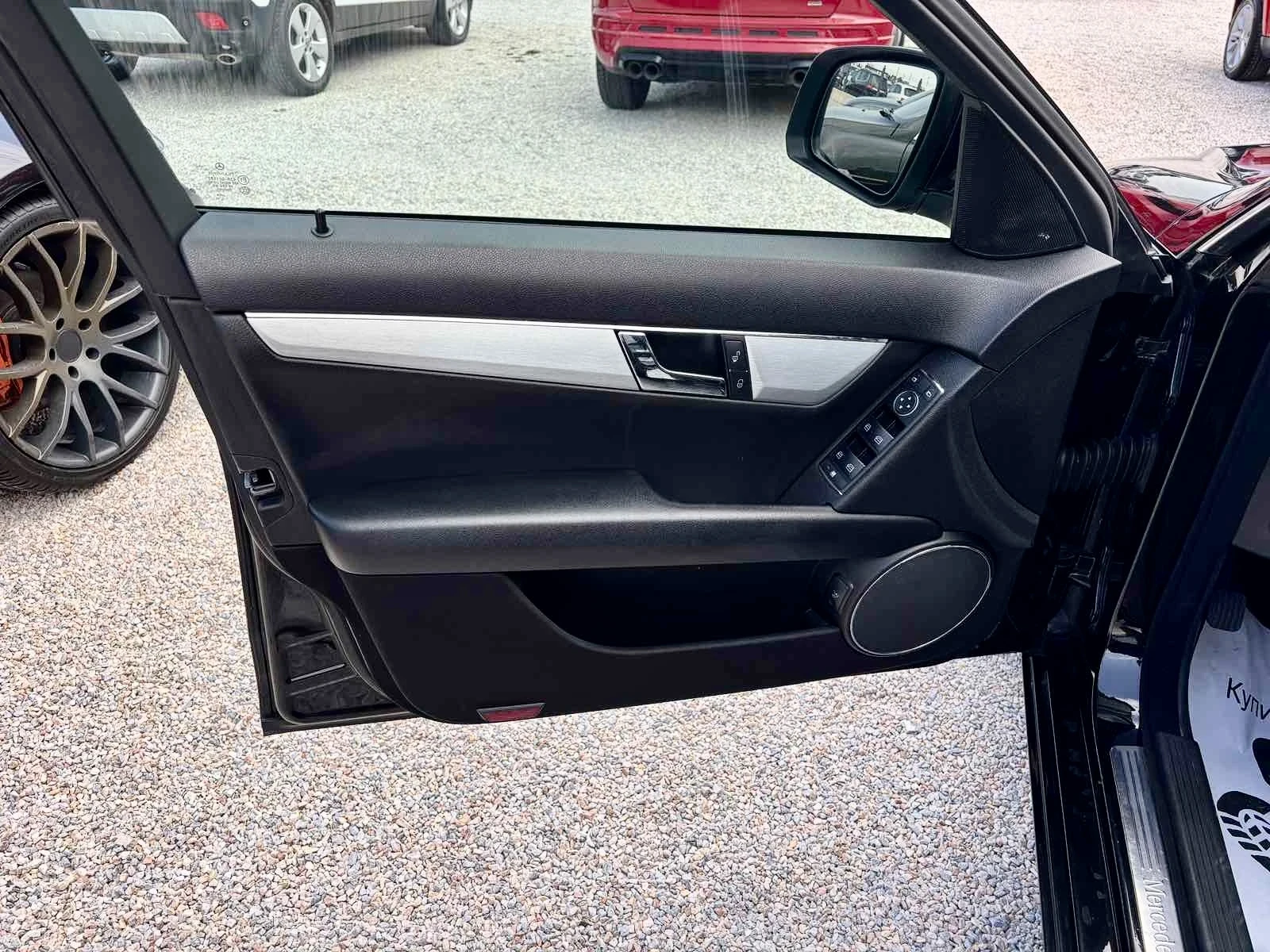 Mercedes-Benz C 230, снимка 8 - Автомобили и джипове - 56068671