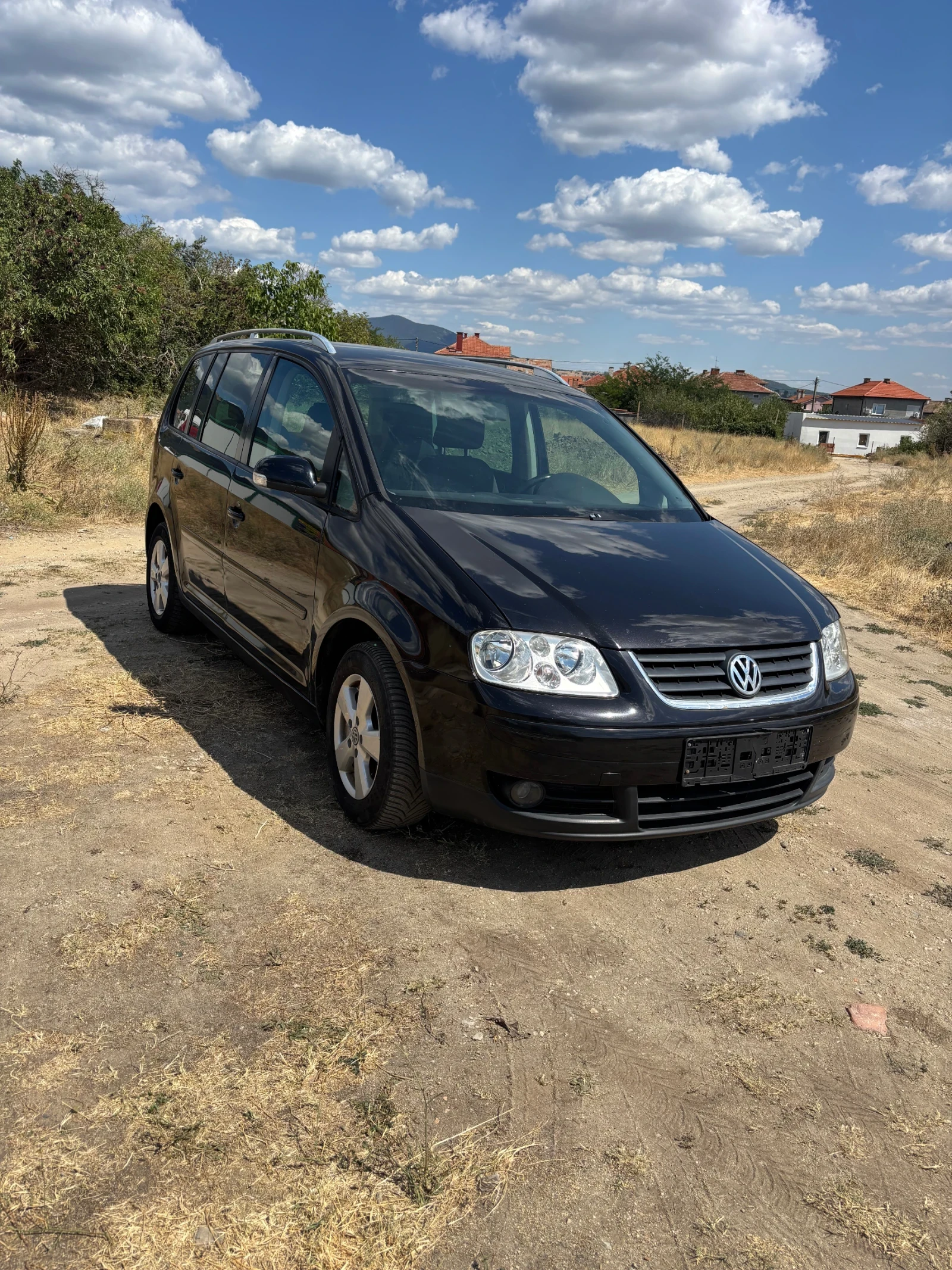 VW Touran 1.9, снимка 2 - Автомобили и джипове - 56093664