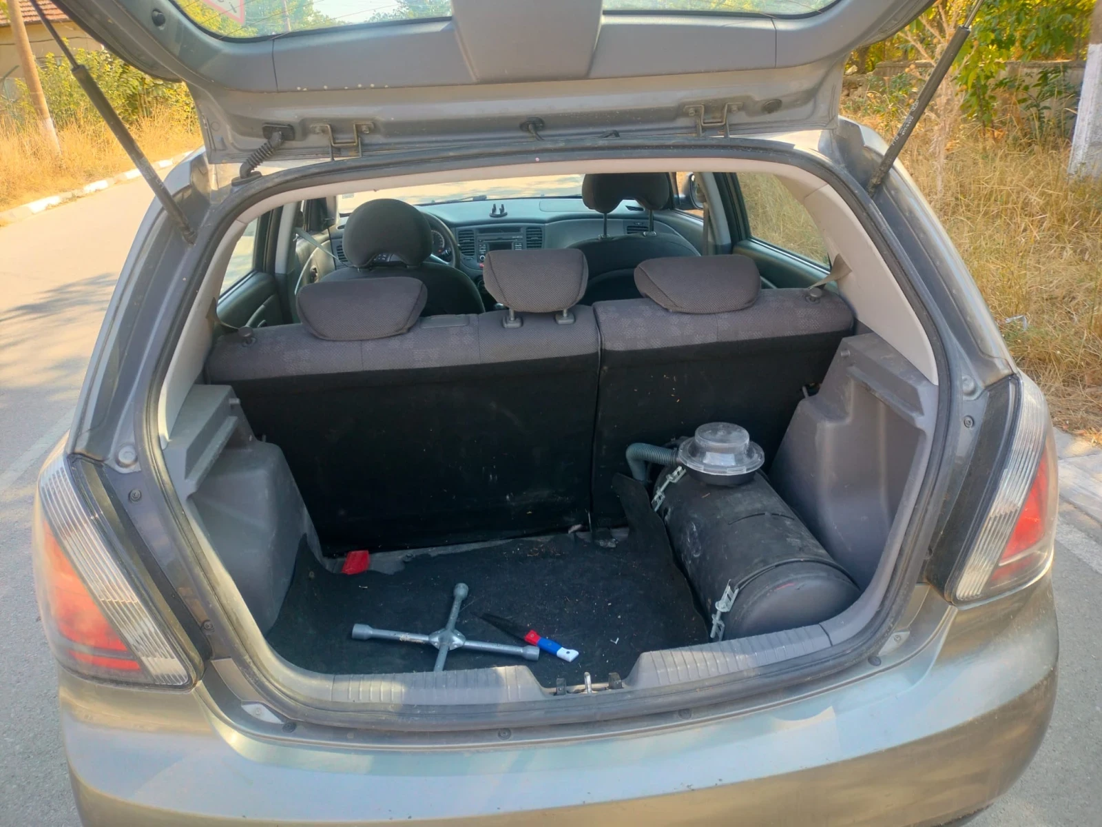 Kia Rio 1.4i Gaz, снимка 6 - Автомобили и джипове - 56151099