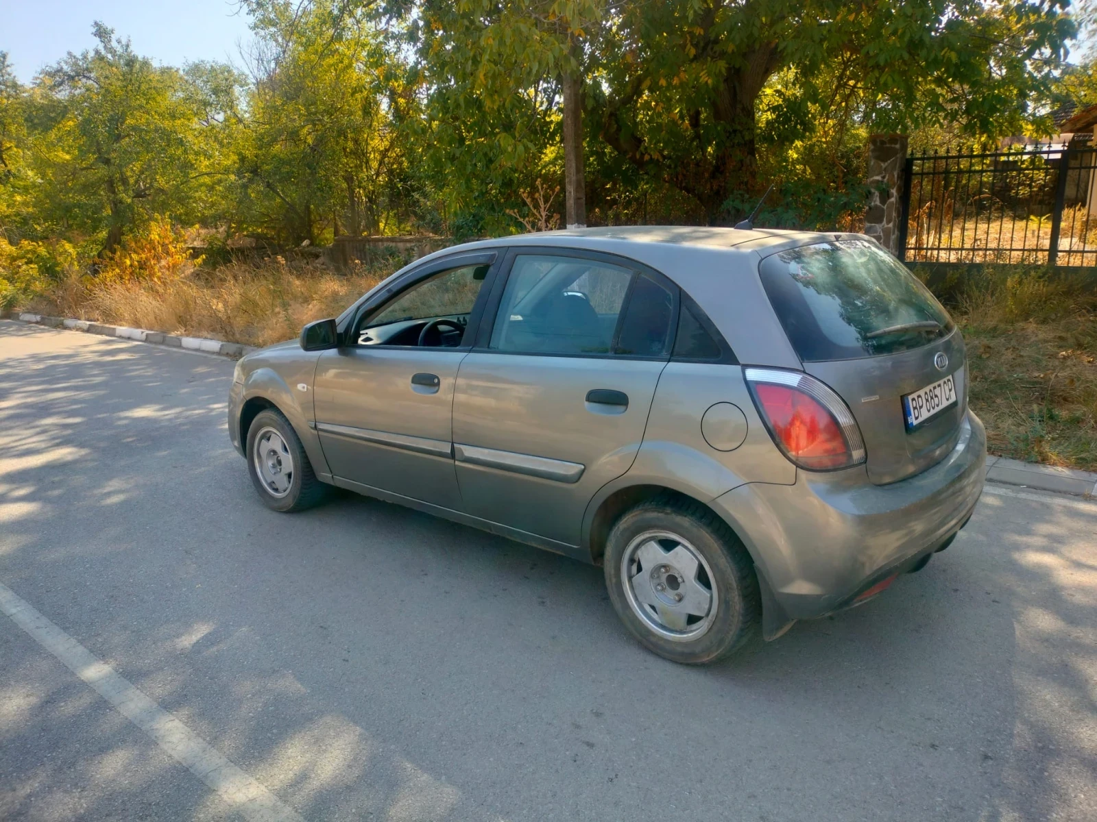 Kia Rio 1.4i Gaz, снимка 3 - Автомобили и джипове - 56151099