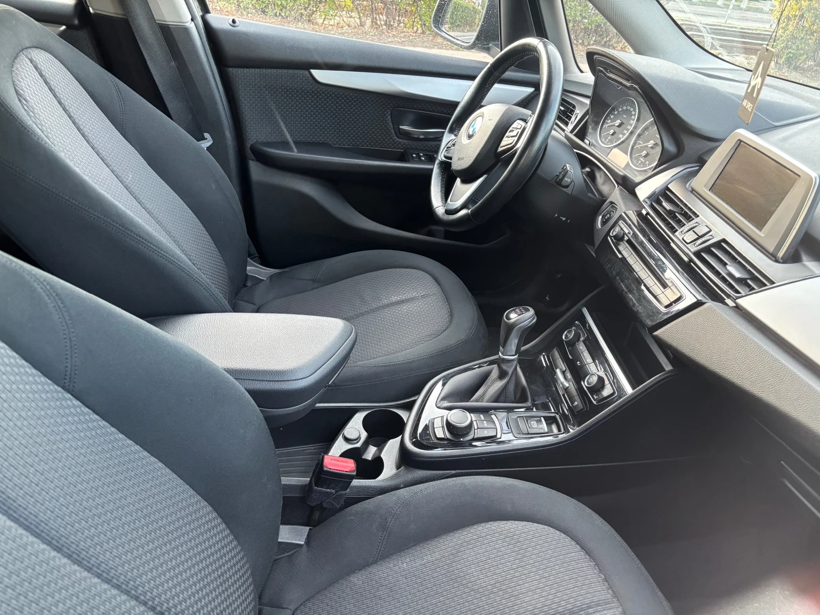 BMW 218 Active Tourer, снимка 5 - Автомобили и джипове - 56235872