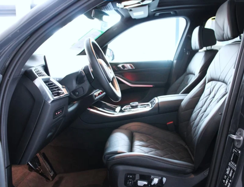 BMW X5 xDrive40i* LED* Pano* M Sport, снимка 4 - Автомобили и джипове - 52243469