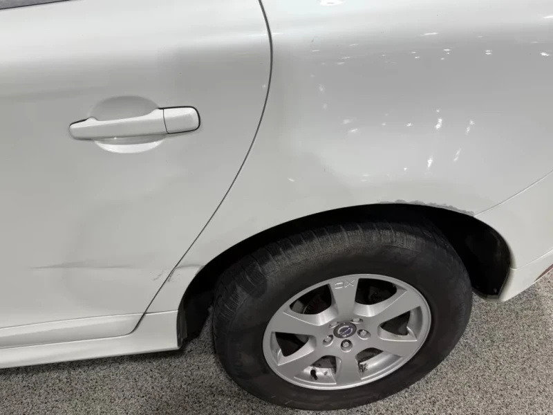 Volvo XC60 2.0 D4 Momentum 181ps Geartronic Xenon Navi, снимка 14 - Автомобили и джипове - 52796528