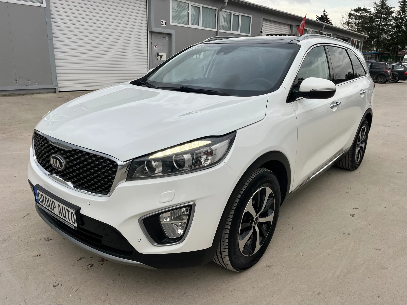 Kia Sorento 2, 2D-200k.с/ПАНОРАМА/КАМЕРА/KEYLESS/NAVI/ТОП!!! - изображение 3