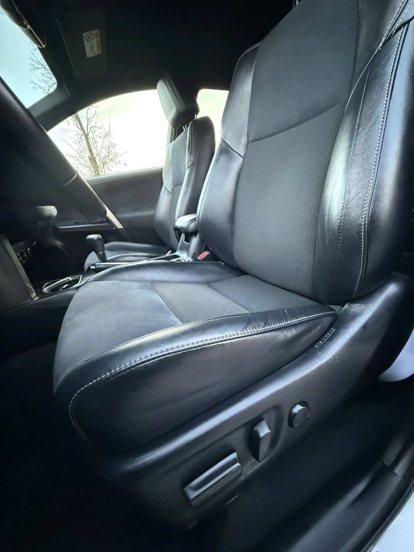 Toyota Rav4  HYBRID 2.5 BLACK EDITION КОЖА - изображение 9