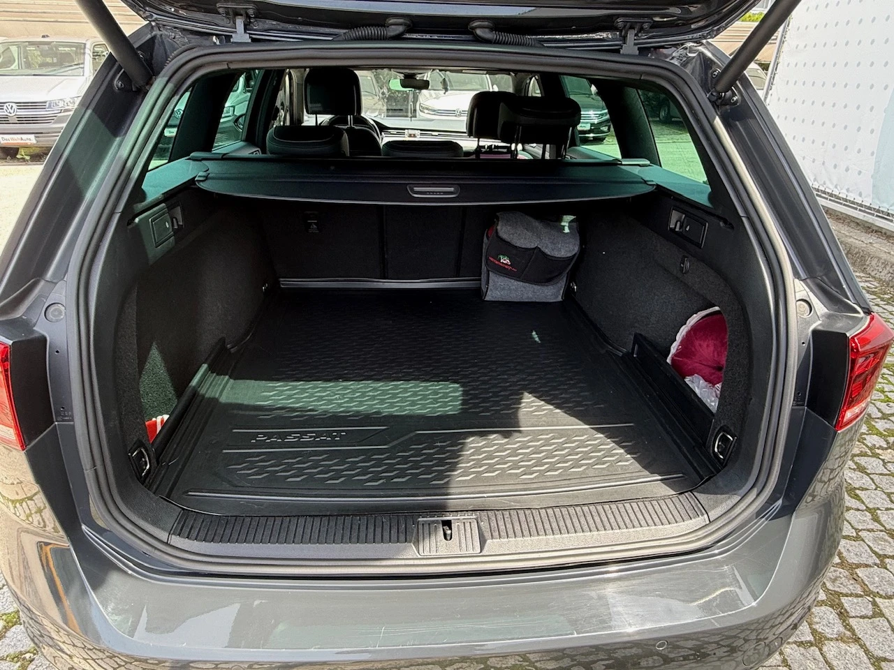 VW Passat Var. Elegance 2, o TDI 150 k.c 7DSG 6MT, снимка 17 - Автомобили и джипове - 54721896