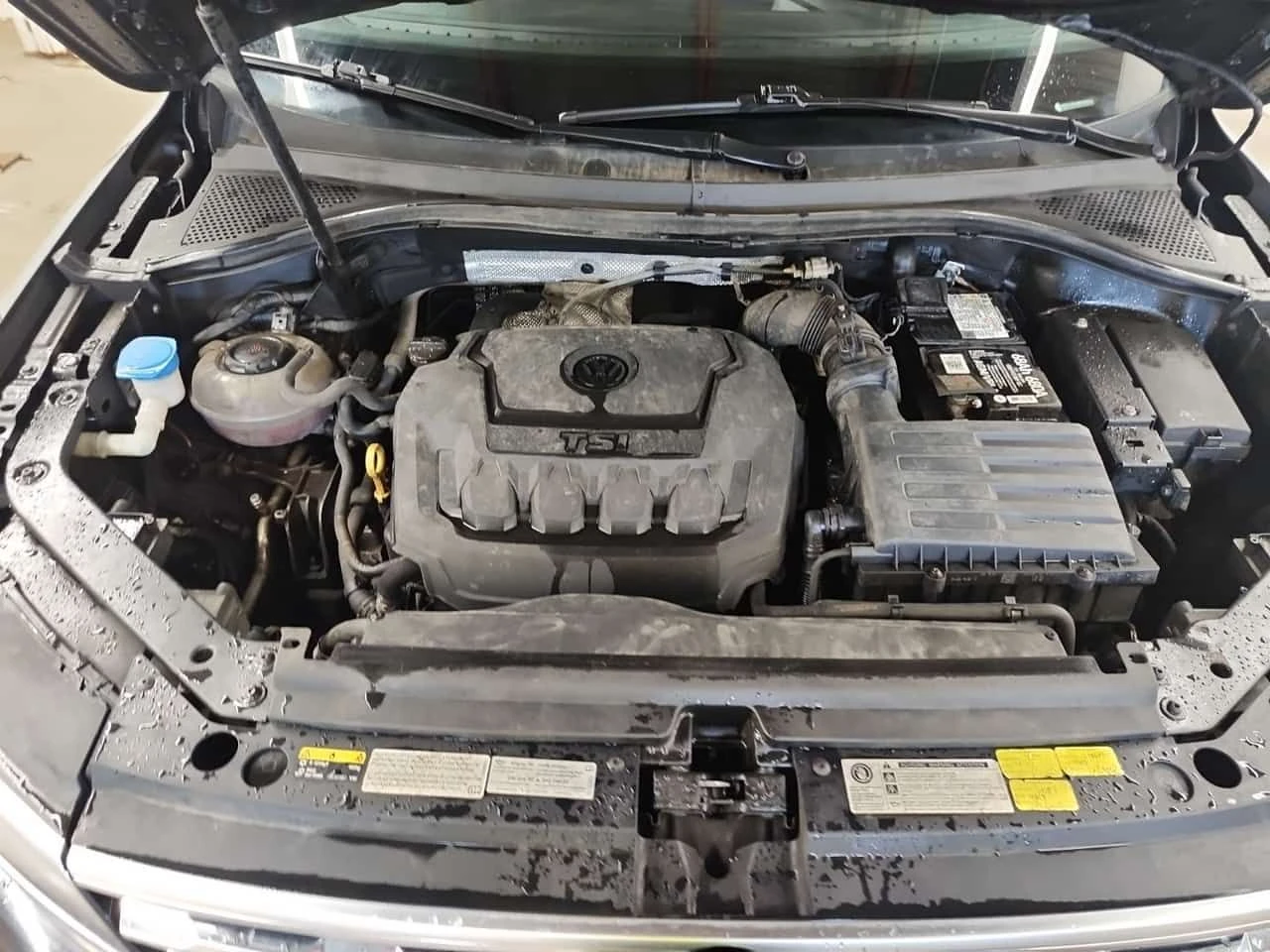 VW Tiguan HIGHLINE/CARFAX/ПАНОРАМА/ПОДГРЕ/ПАМЕТ/ДИГ.КМ., снимка 17 - Автомобили и джипове - 55186170
