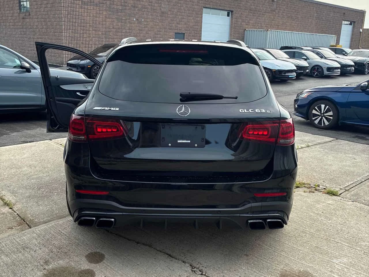 Mercedes-Benz GLC 63 AMG * S* АВТОКРЕДИТ БЕЗ ПЪРВОНАЧАЛНА ВНОСКА* , снимка 4 - Автомобили и джипове - 55603358